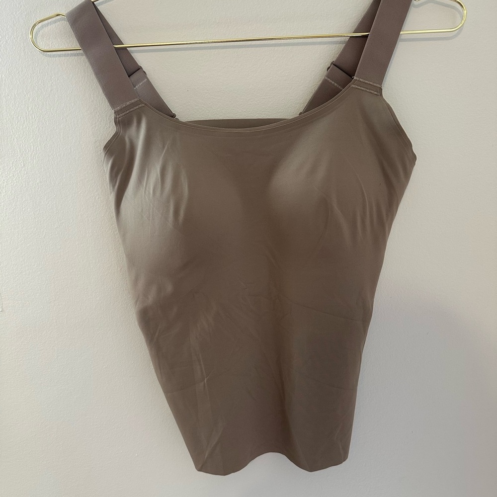 FORLEST Built In Support Brami Tank Top - Picture 4 of 6